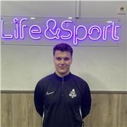 Soy entrenador personal y realizo entrenamientos y asesoro al cliente en su proceso de cambio físico